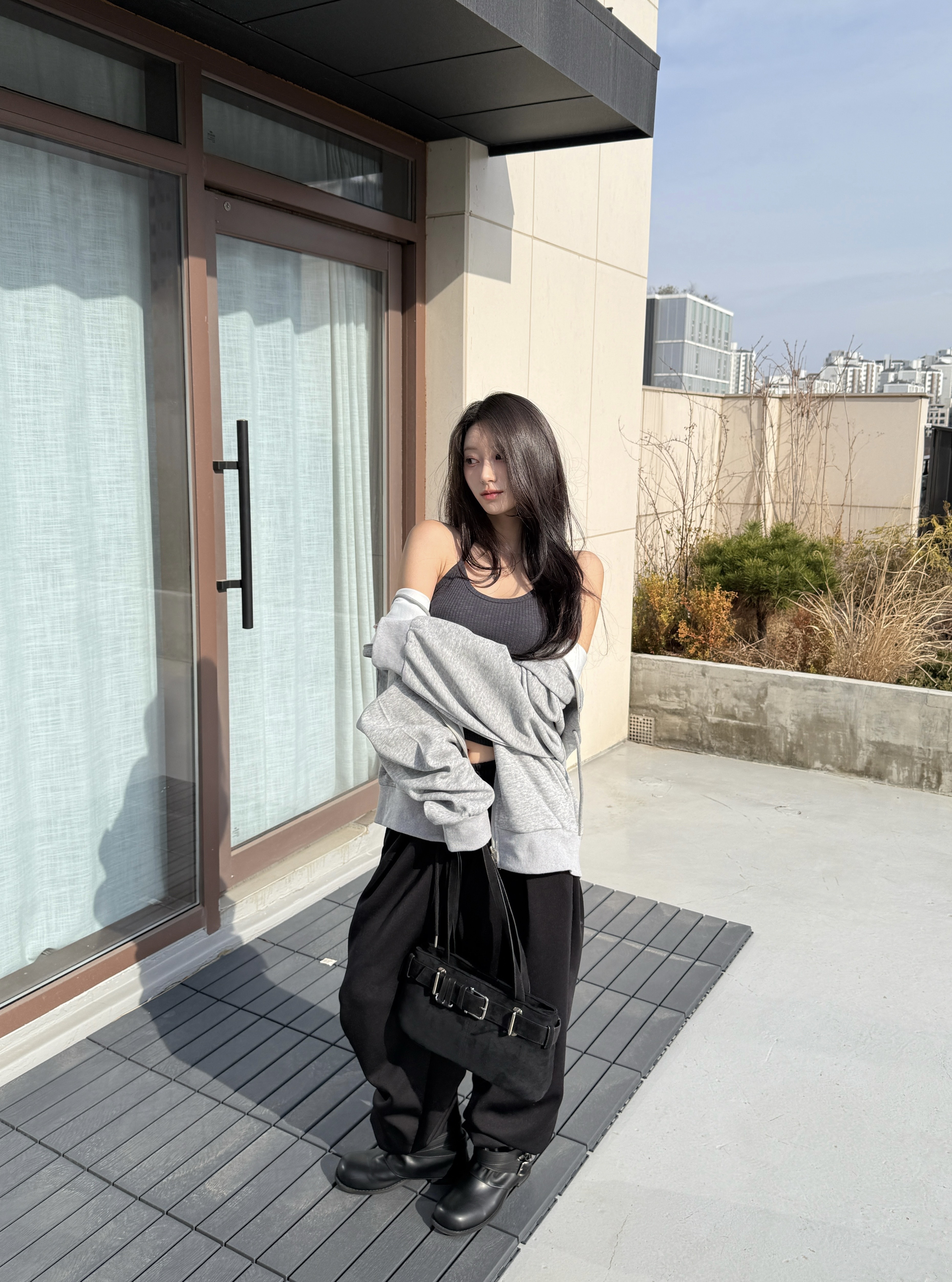 N03 必買! 超好搭的掛脖背心 (深灰)