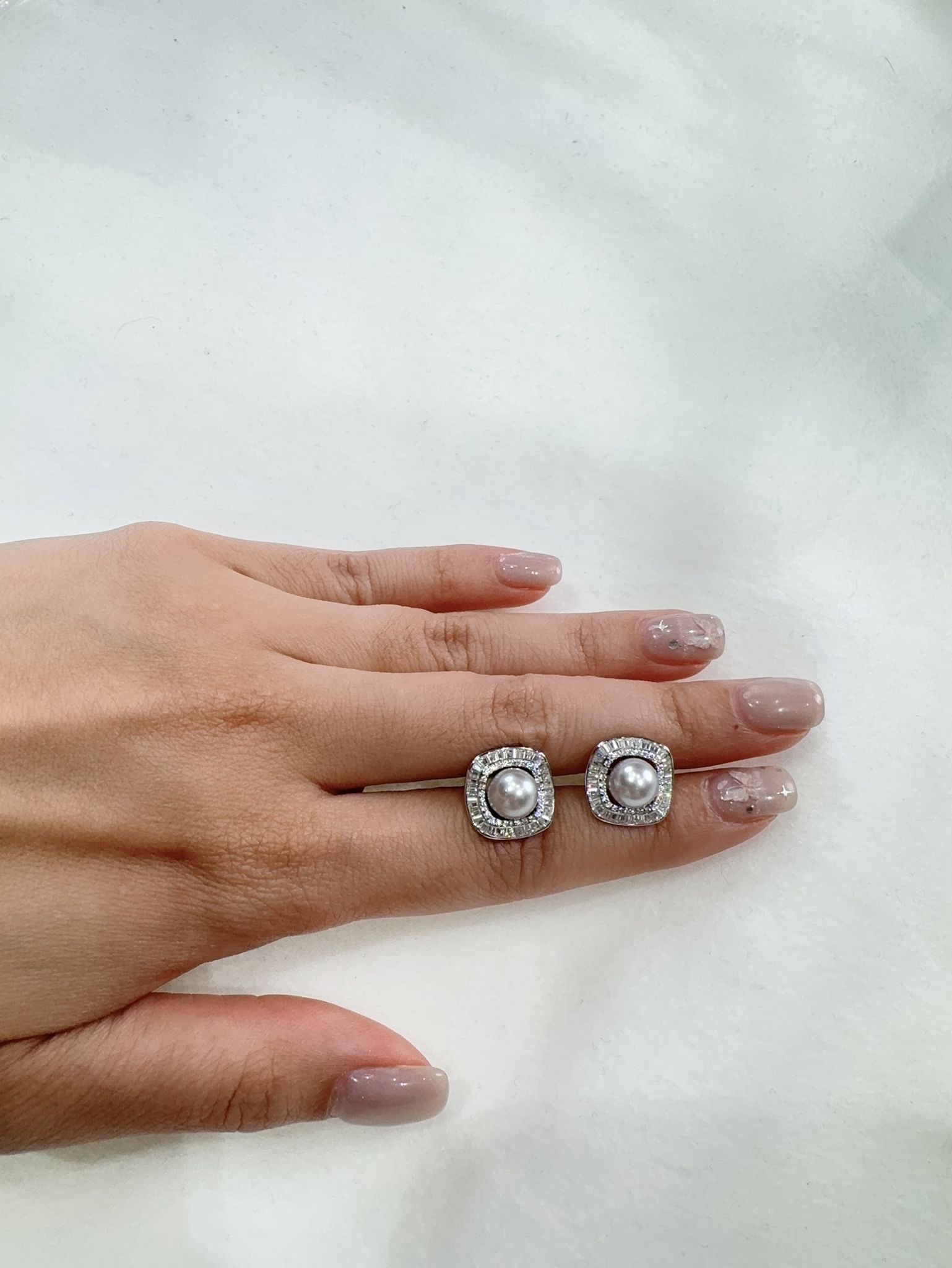 C52 海水真多珍珠方型耳環 (HSES014QH-659) $548