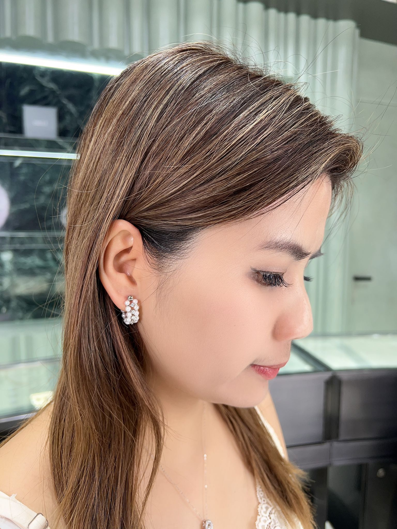 (限量10 ) C44 雙排珍珠U型耳環 (DSES015EZ-W329)$278