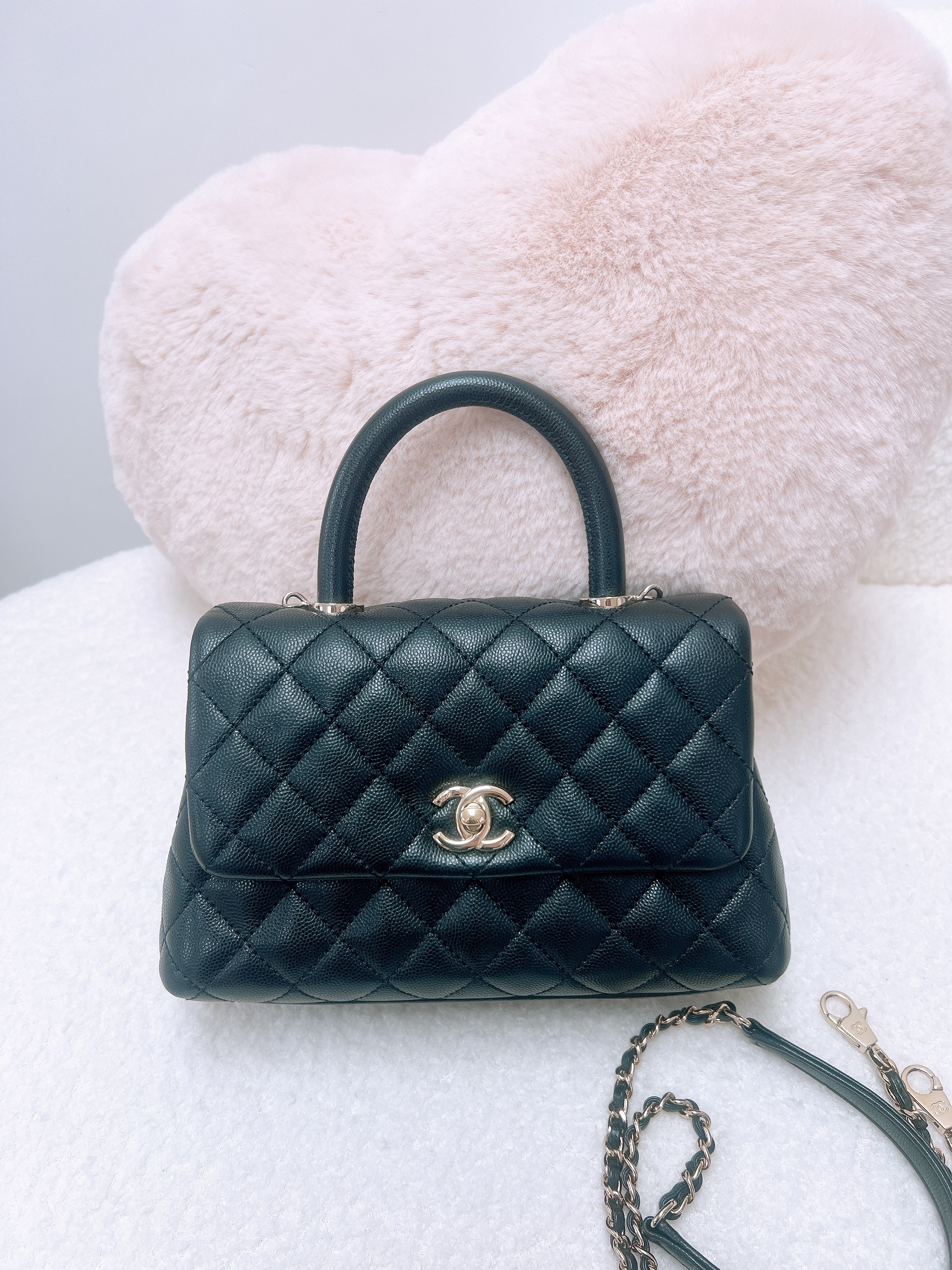 Chanel coco handle small (black caviar/ GHW)