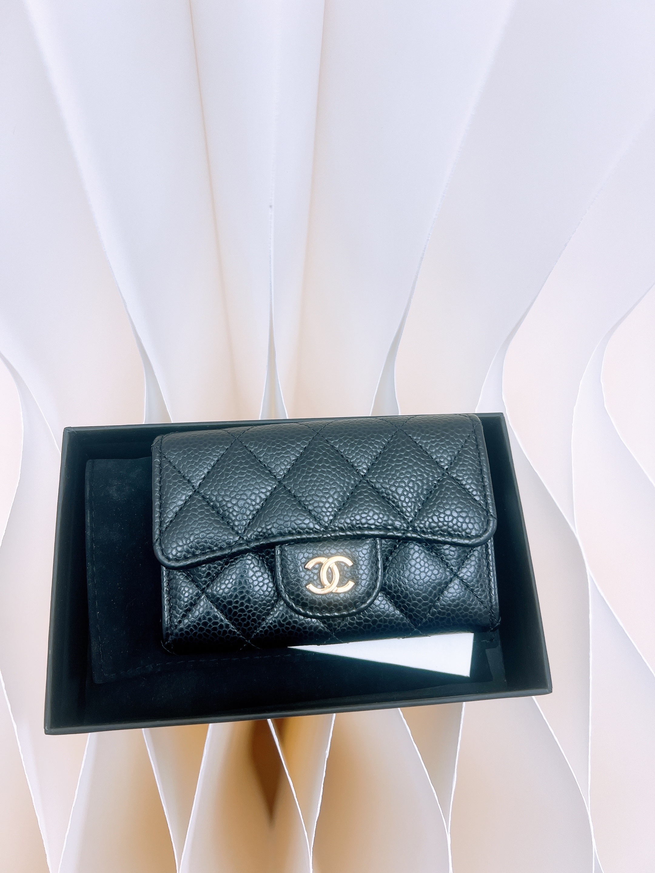 Chanel classic flap card holder (black caviar/ GHW)