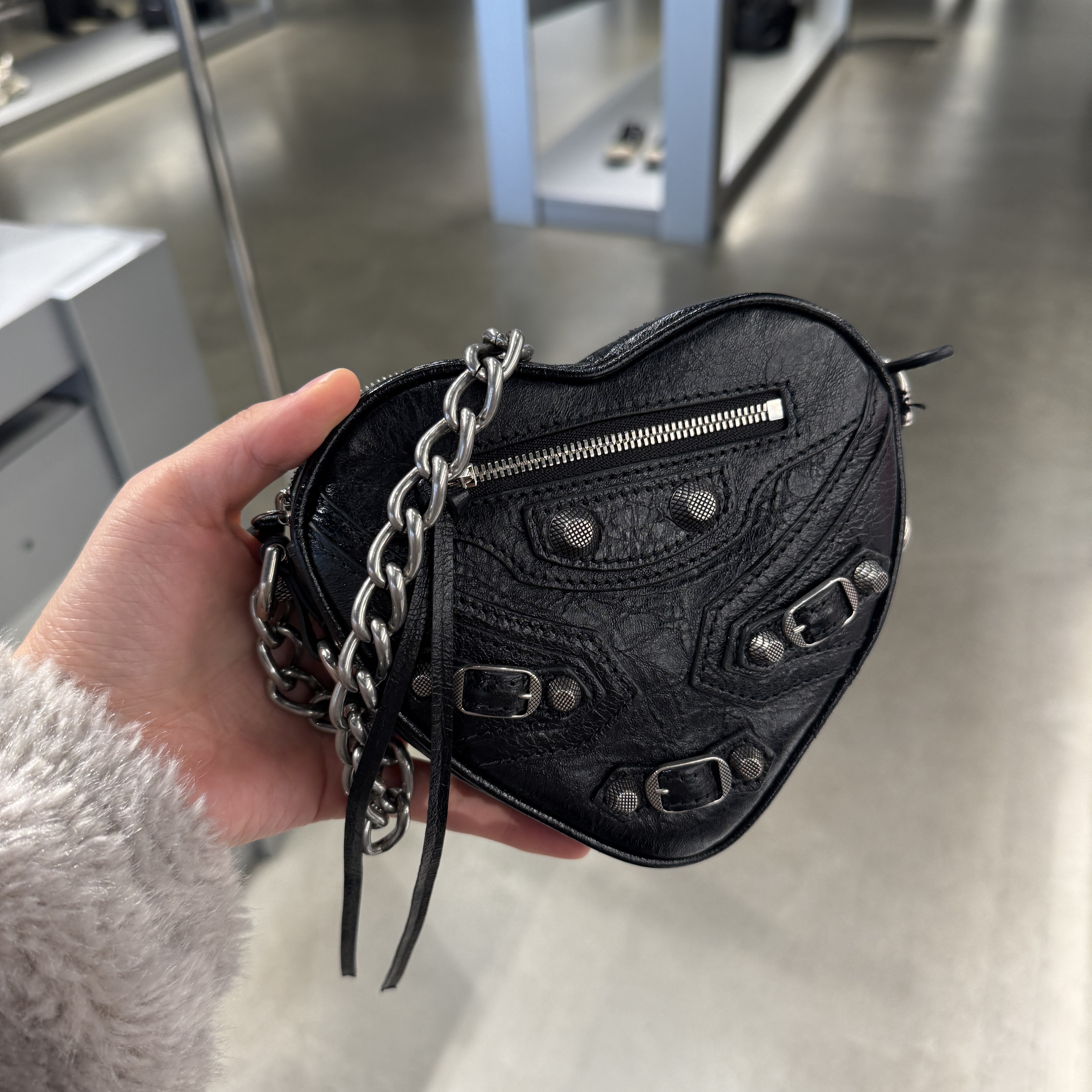 Balenciaga le cagole heart mini bag lamb black