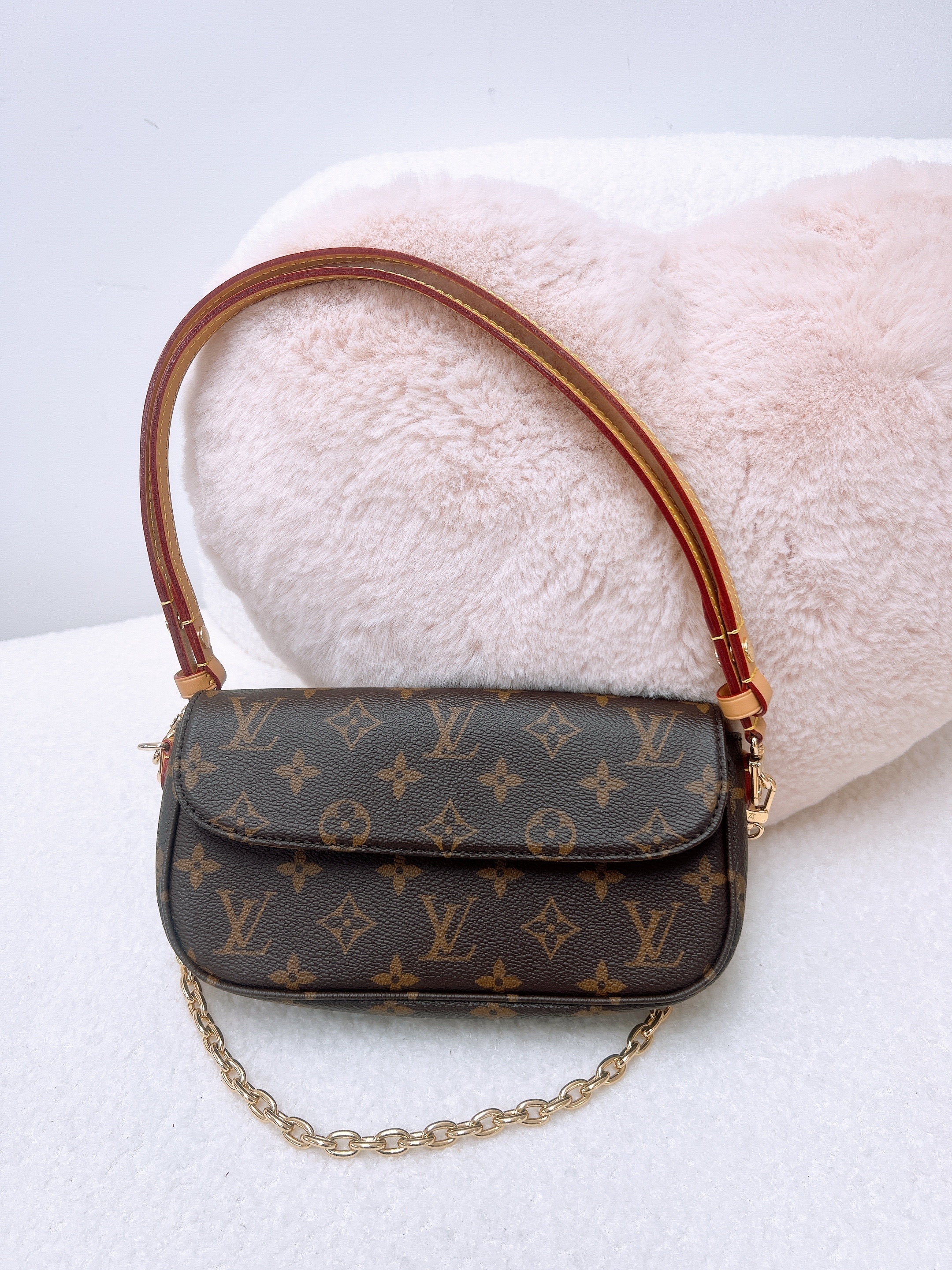 Lv ivy brown monogram