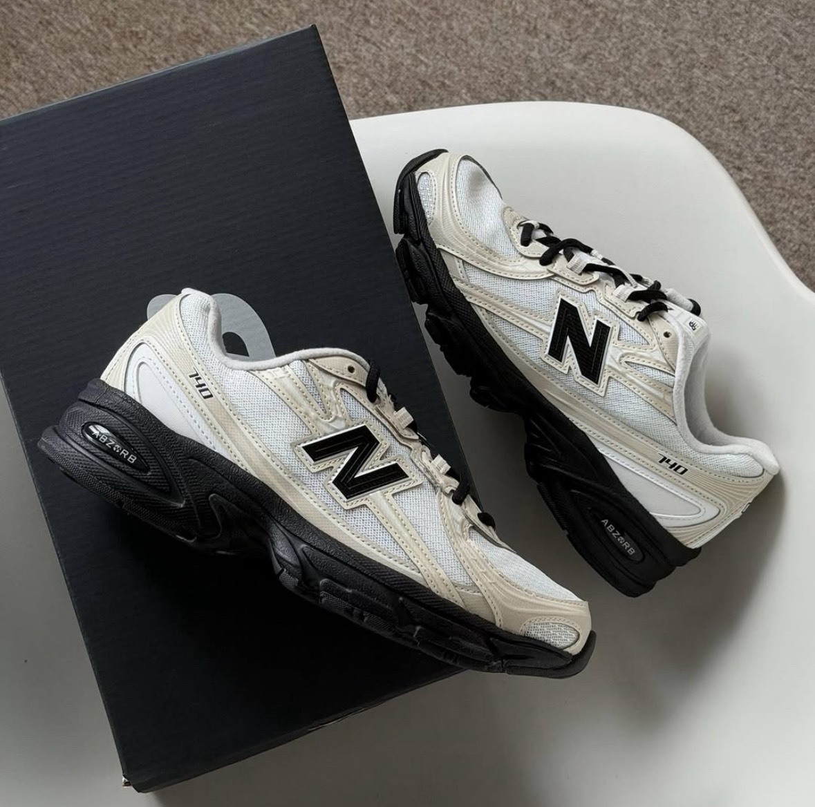 【預購】New Balance 740  米白 杏白 黑色 男女鞋 U7404OO