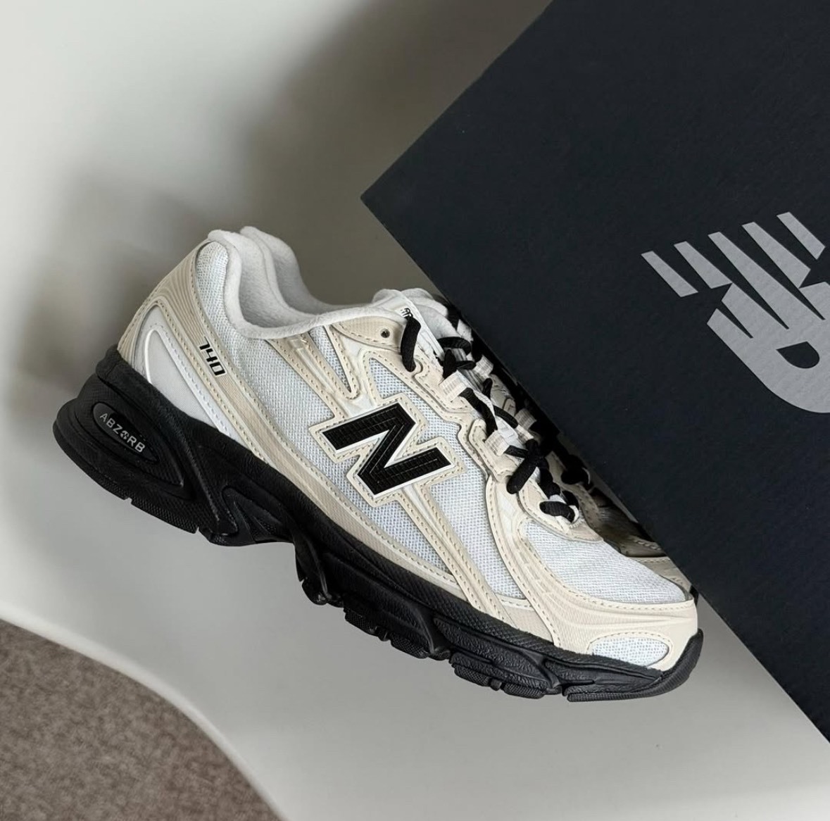 【預購】New Balance 740  米白 杏白 黑色 男女鞋 U7404OO