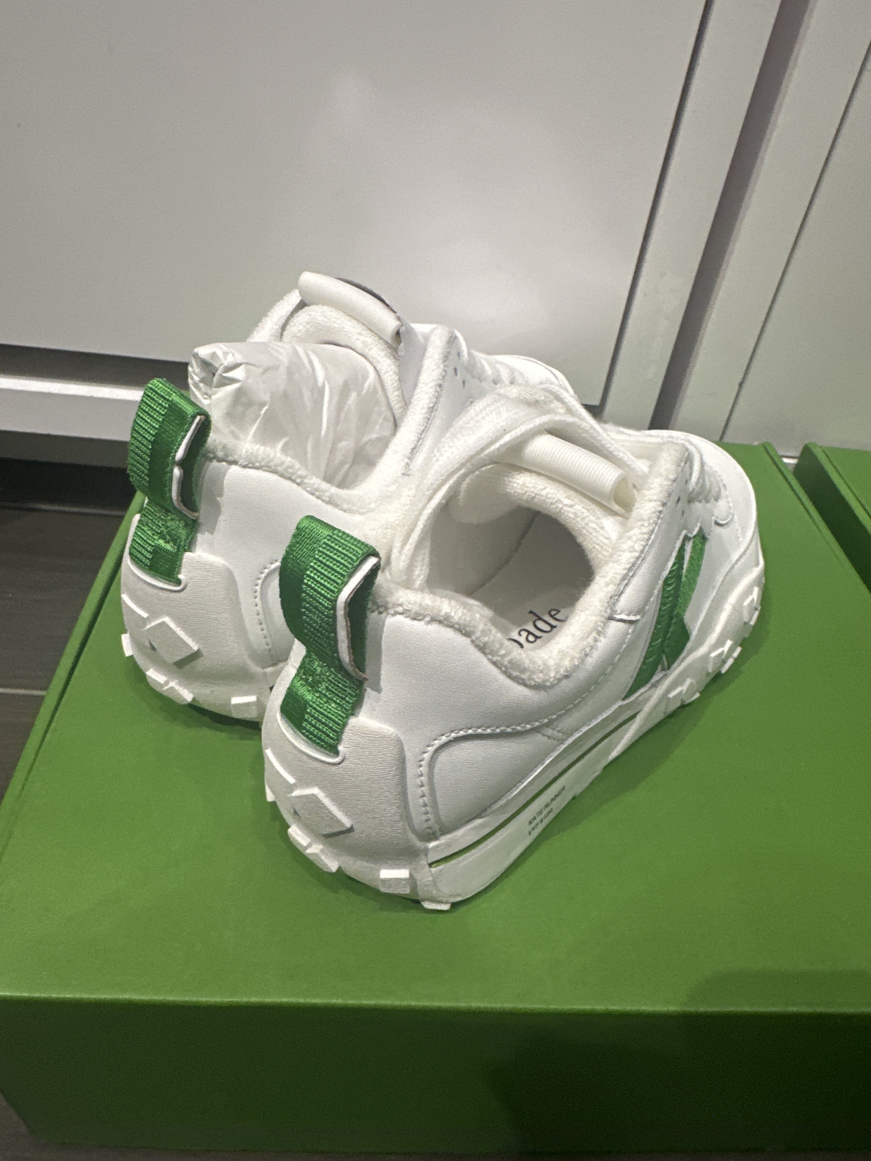 RQ112 KS 白色波鞋 配綠色logo K As In Kate Sneakers