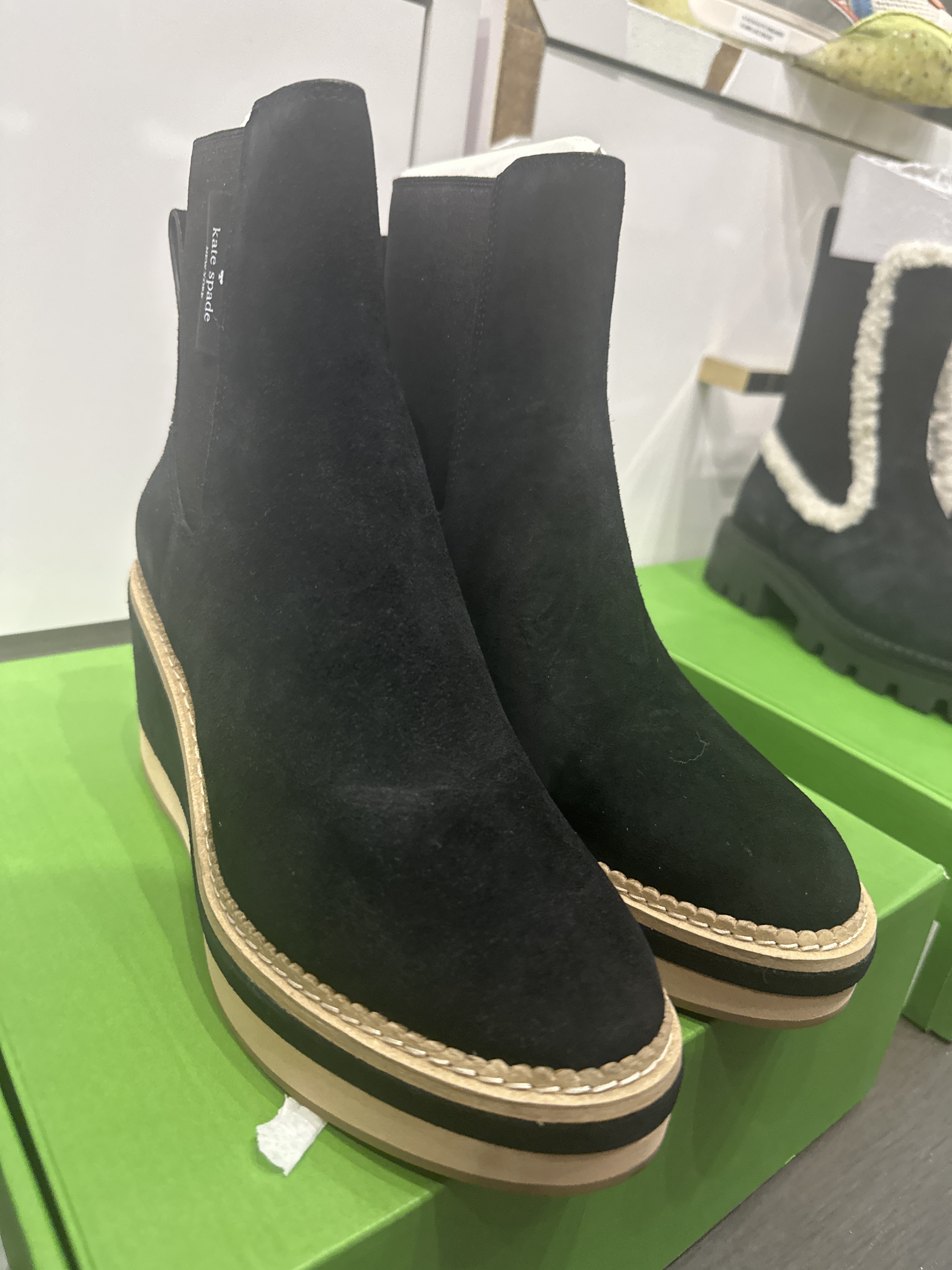 RQ111 KS 黑色麂皮坡跟短靴 (約2.75"踭) Addison Wedge Bootie
