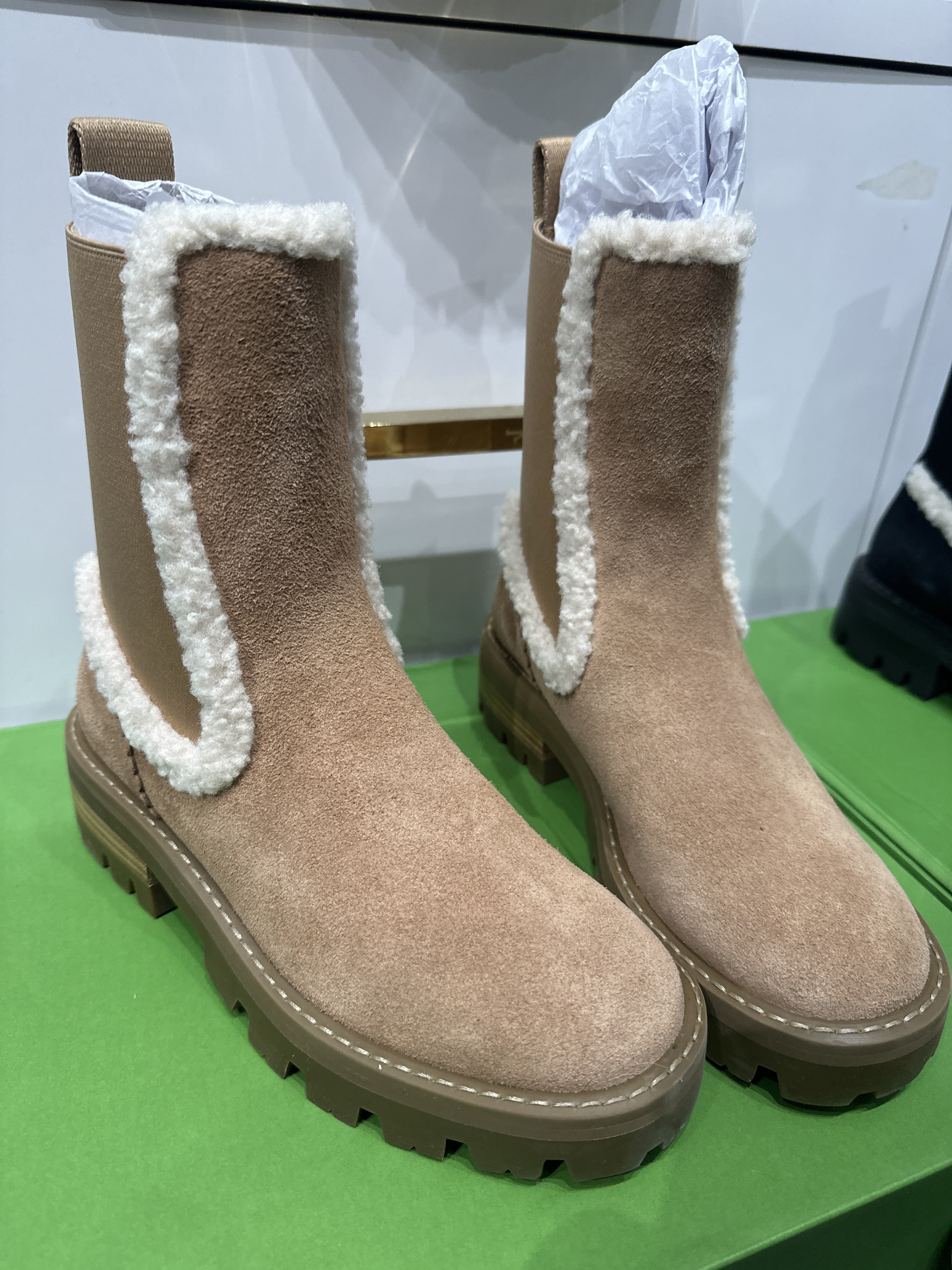 RQ109 KS 啡色麂皮短靴 Piper Chelsea Boot