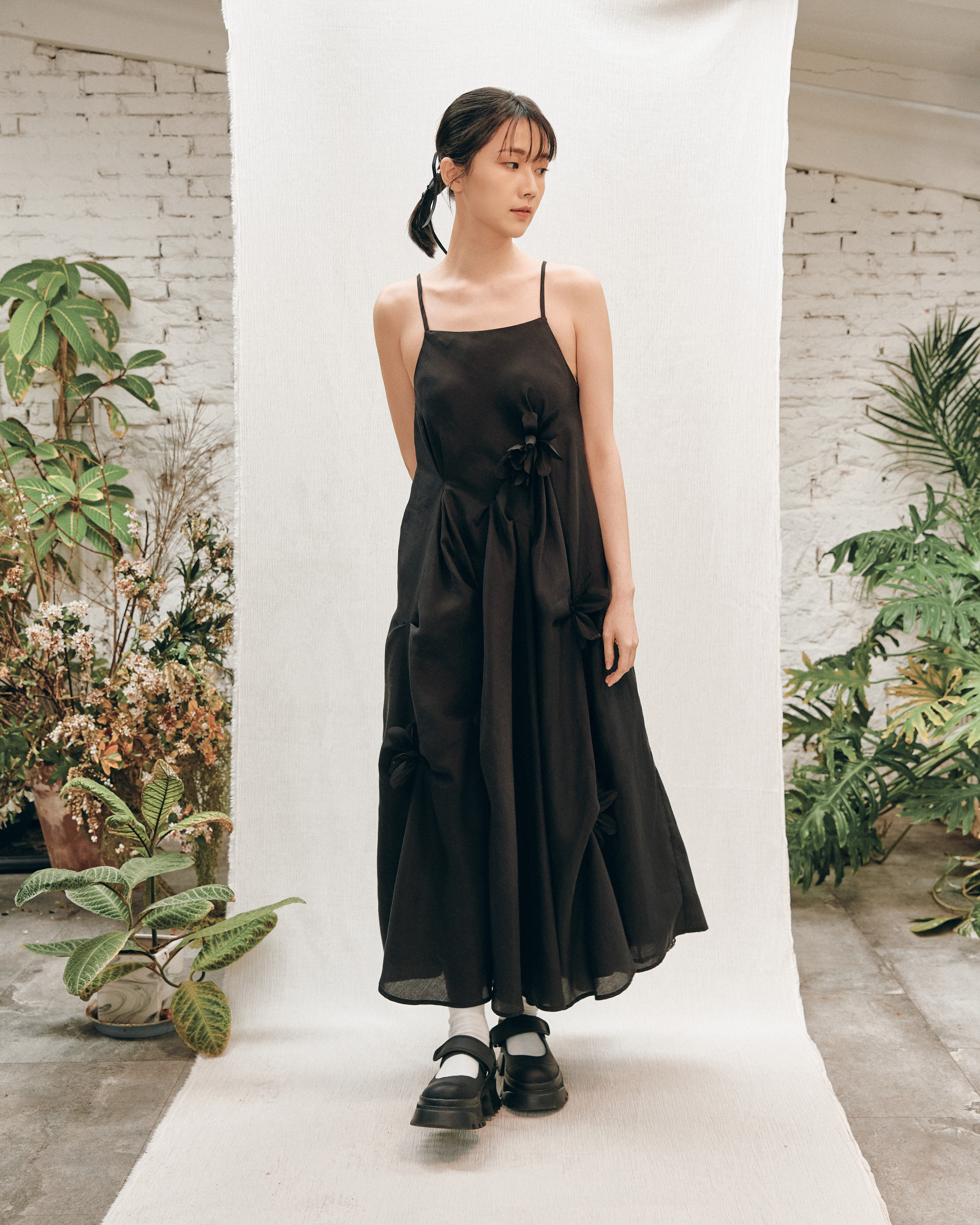 午夜繁花細肩帶洋裝