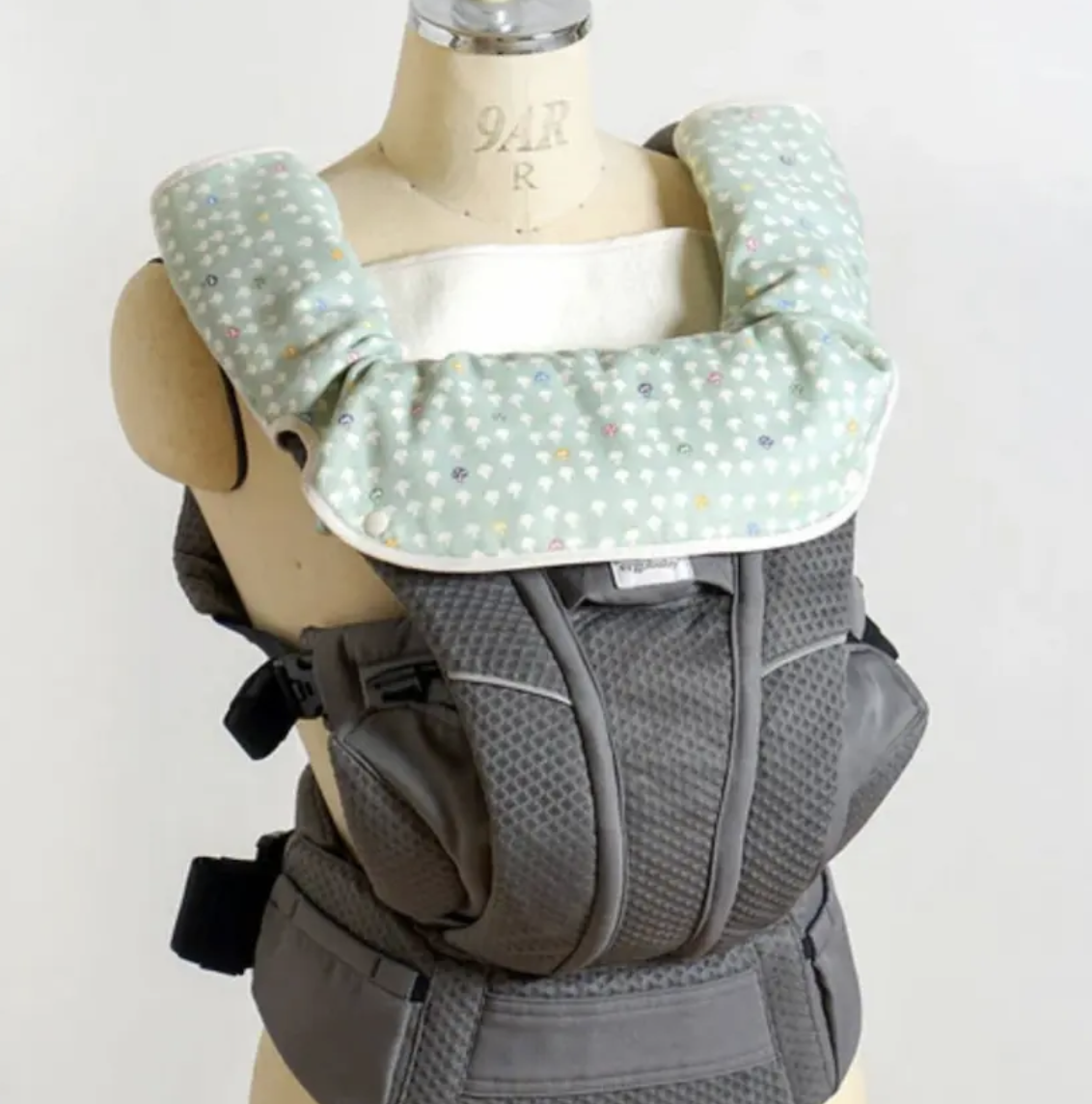 10MOIS Hoppetta 彩色蘑菇揹帶環繞咬咬布