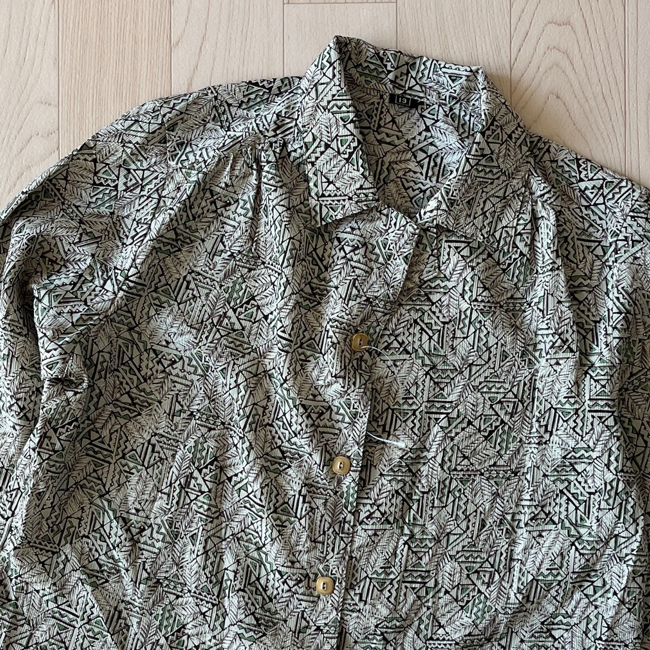 日本製綠色幾何圖案中袖上衣