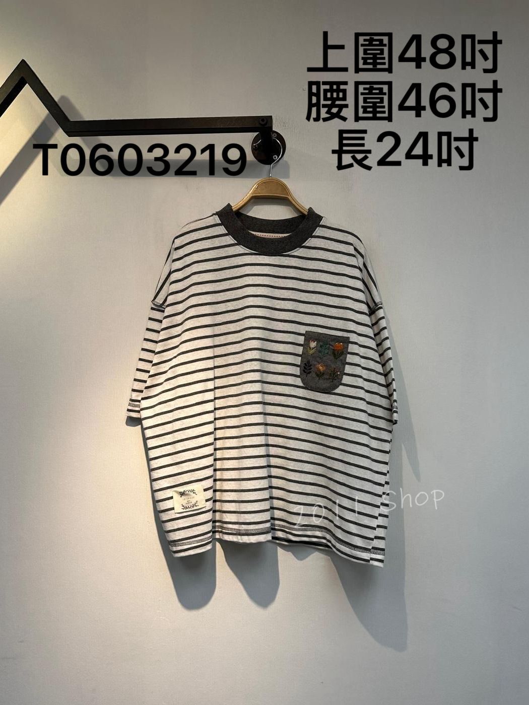 出口日本口袋刺繡花朵橫間T恤  上圍48吋 腰圍46吋 長24吋  T0603219