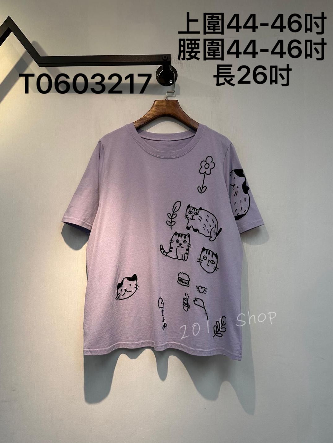 出口日本貓咪聚會刺繡T恤  上圍44-46吋 腰圍44-46吋 長26吋  T0603217