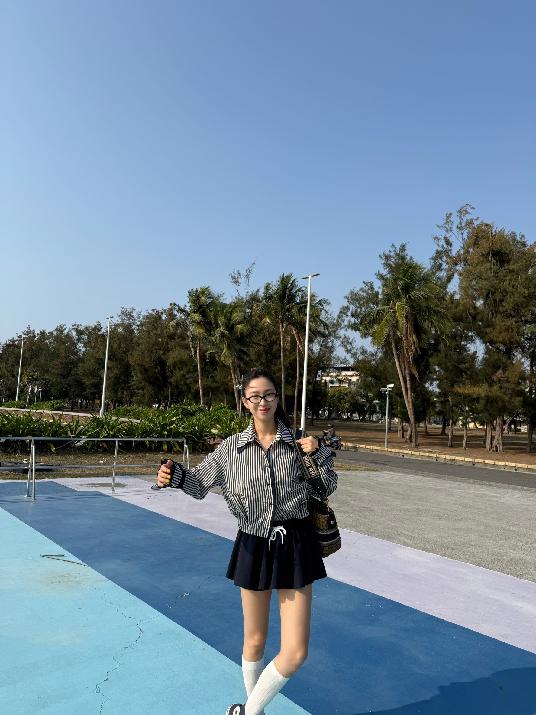 牛仔拼接直條紋短版襯衫