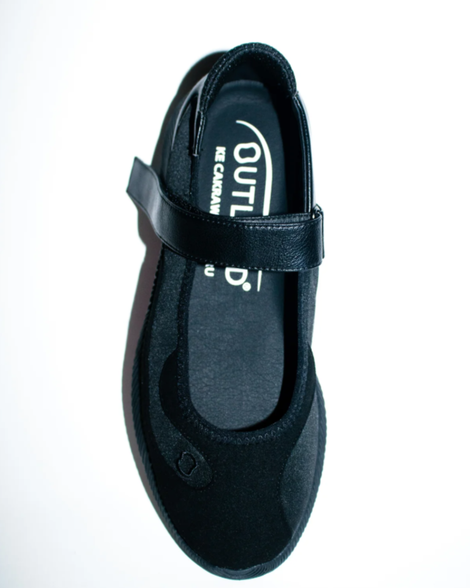 OUTLAND X THREE TREASURES - Contour (黑 x 黑)