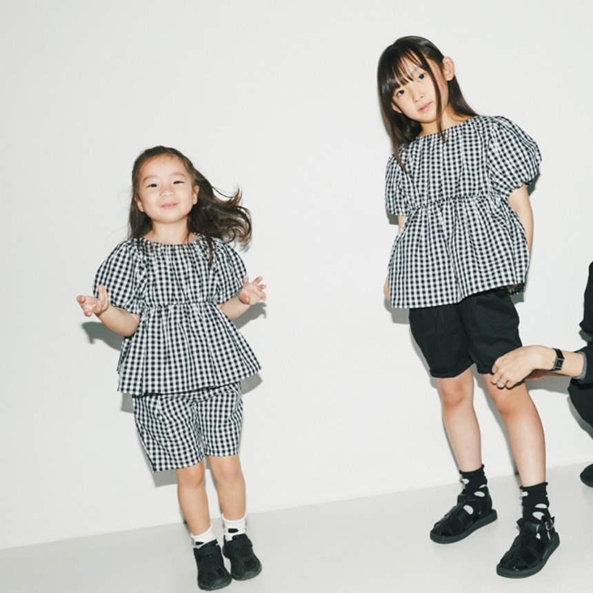 日本 90-150 b.+A造型師泡泡袖上衣 2色