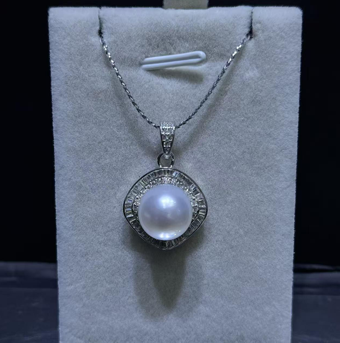 F27 "海水澳白珍珠吊墜  (送銀鏈)" (63YS954A1137)11-12mm 白色S925銀 $2188