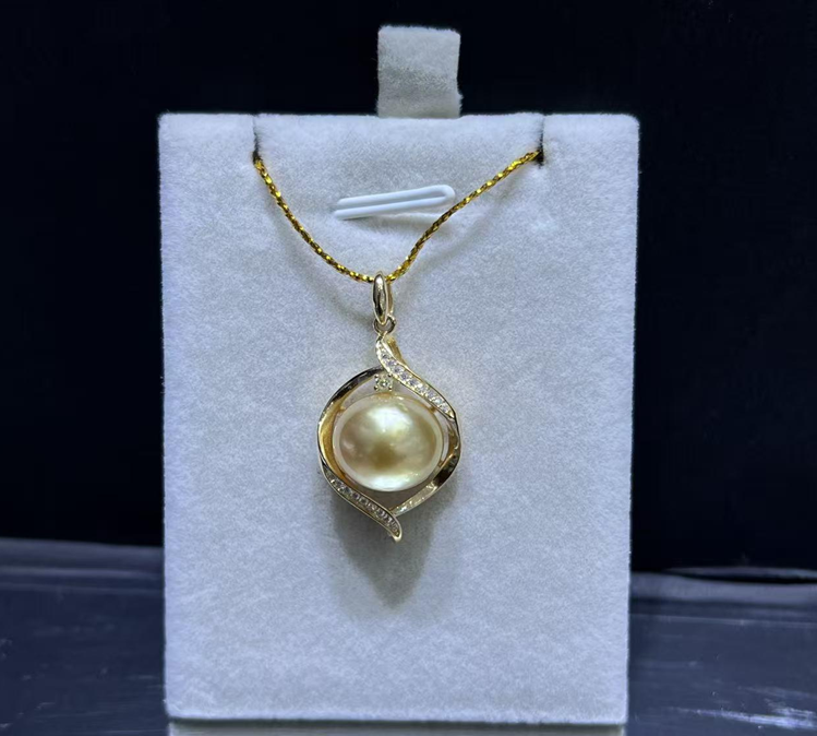 F34 "海水南洋金珠吊墜  (送銀鏈)" (63YS1260A0642) 11-12mm 金色 S925銀 $2888