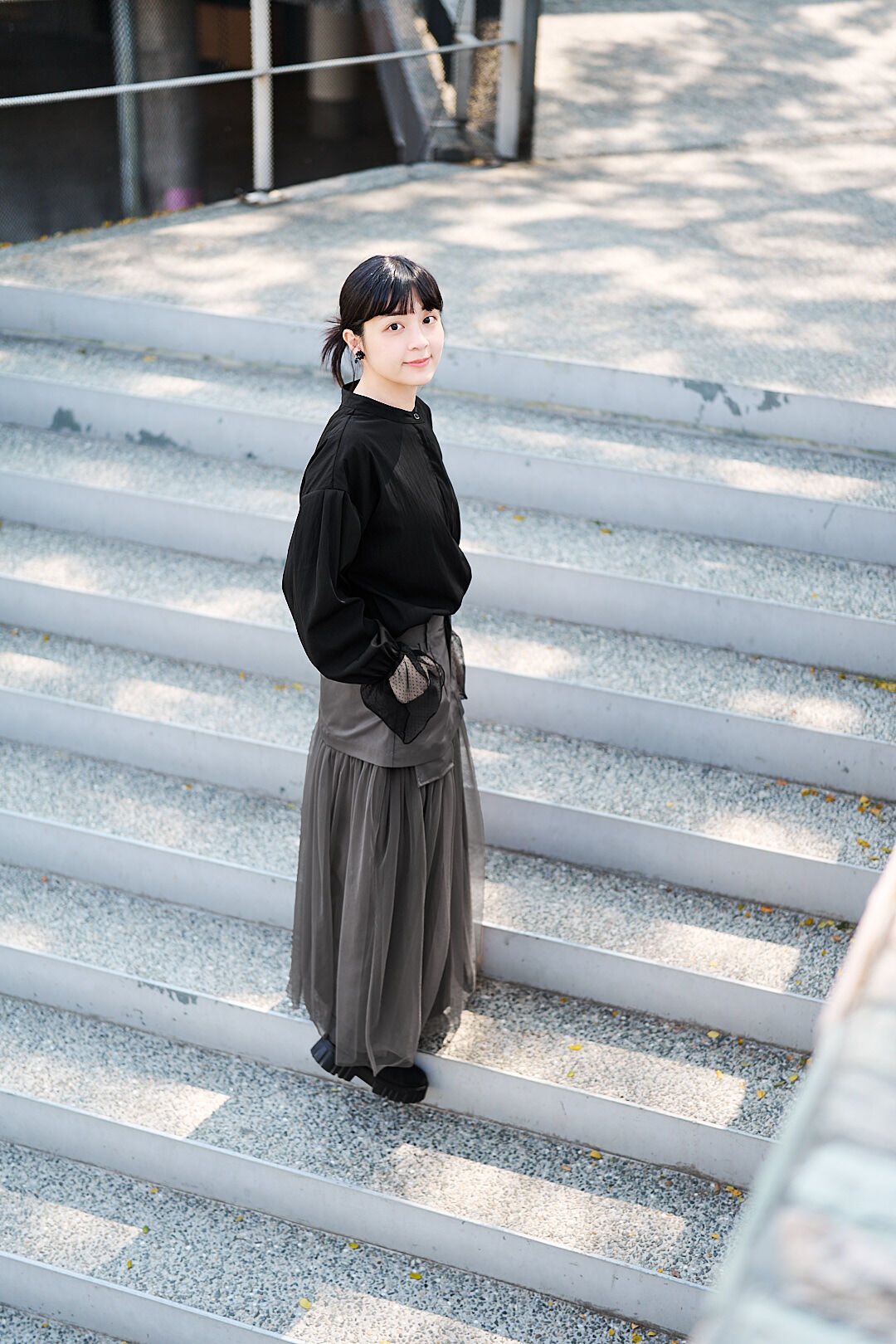 不落幕！2way斜紋布拼接網紗裙(兩色-木炭灰)