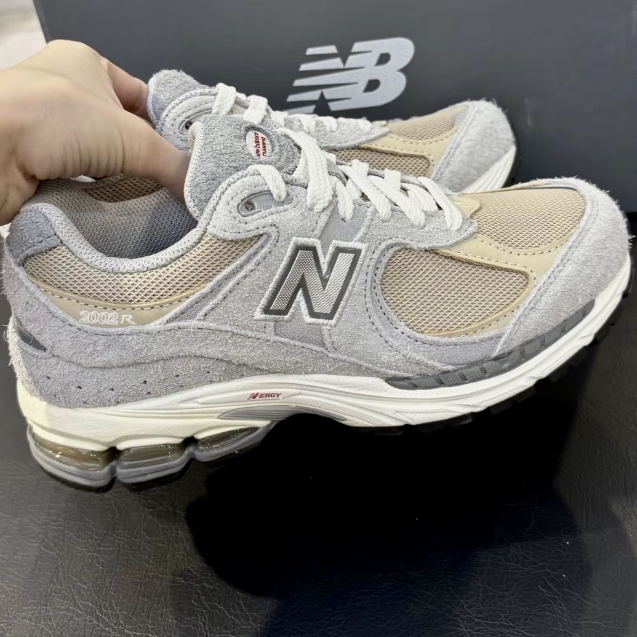 NEW BALANCE 2002R 棕米 復古 運動鞋 U2002RB