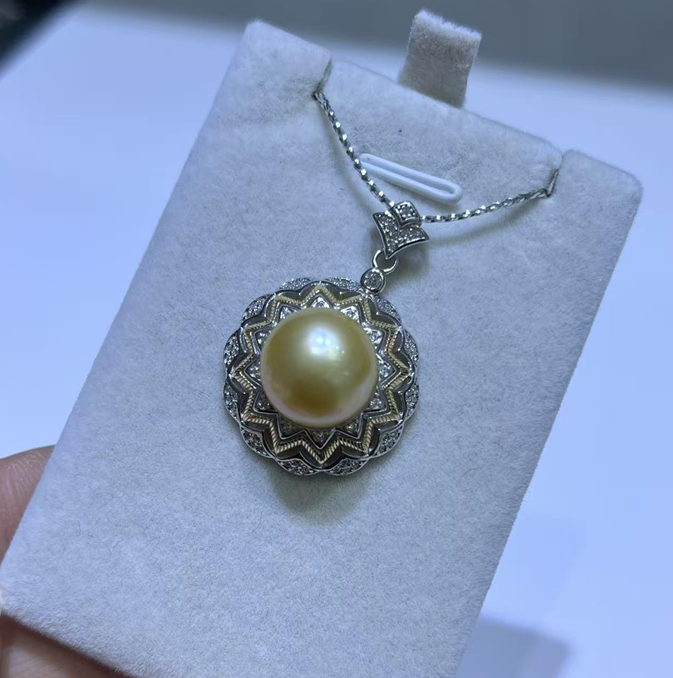 F62 "海水南洋金珠吊墜  (送銀鏈)" (63YS1446A2085) 12-13mm金色 S925银 $3388