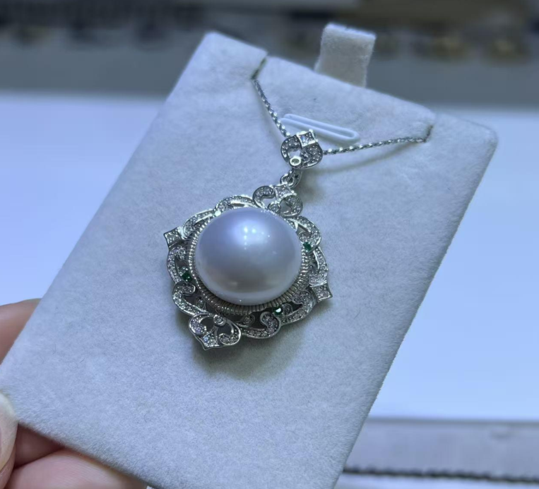 F63 "海水澳白吊墜  (送銀鏈)" (63YS1672A2099) 14-15mm 白色S925银 $3988