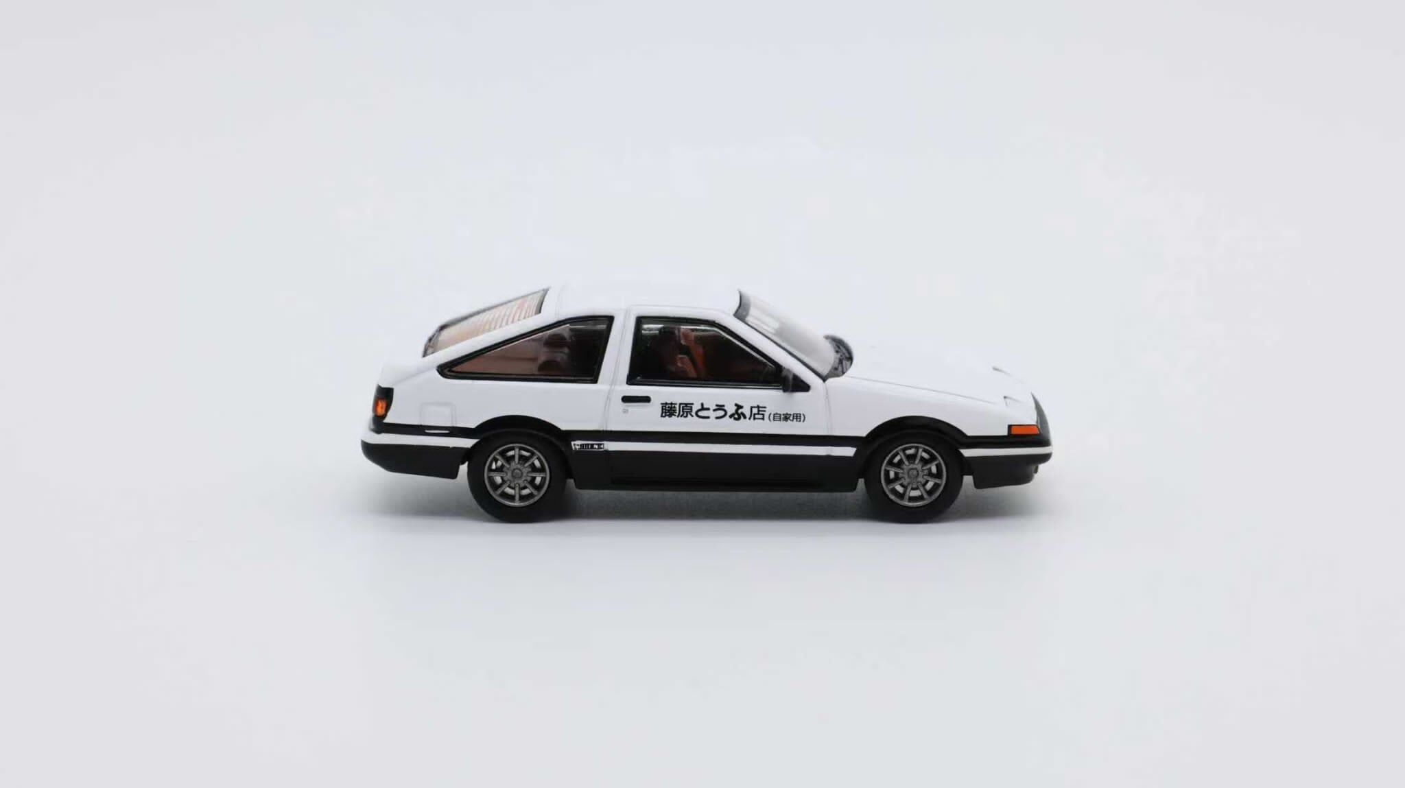1/64 Sonic Gear Toyota Sprinter Trueno GT Apex AE86 Fujiwara Tofu Shop (SGTAE86F )