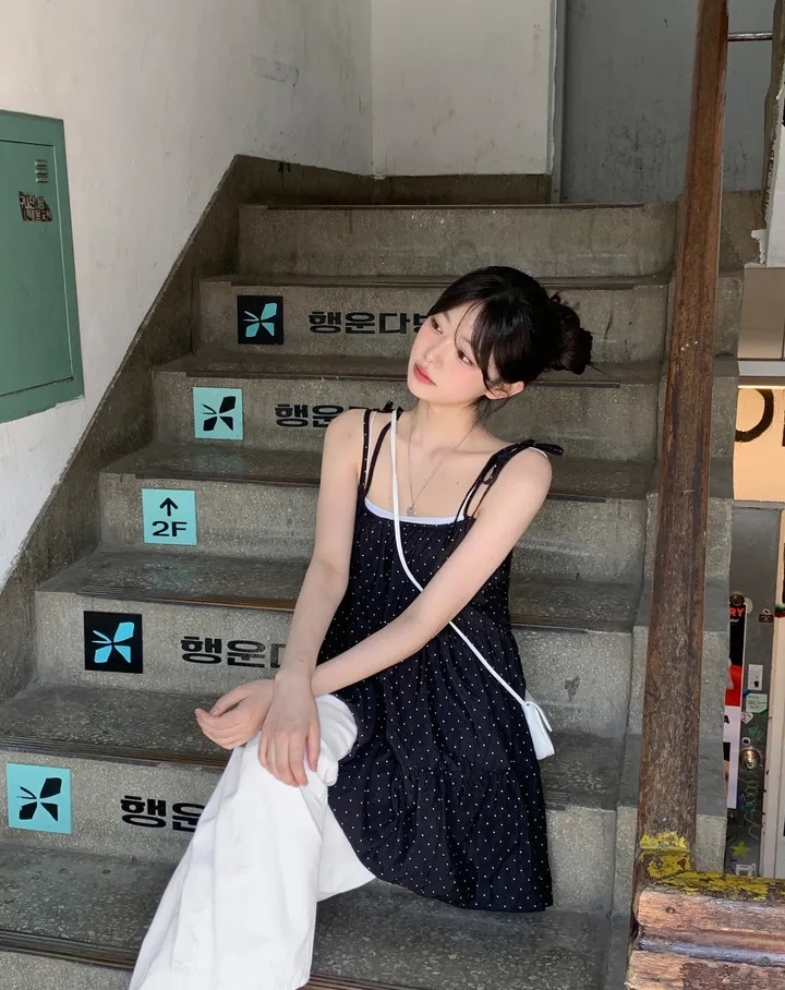 【25.3 完額外95折優惠預訂】韓國波點綁繩吊帶連身裙（3色）