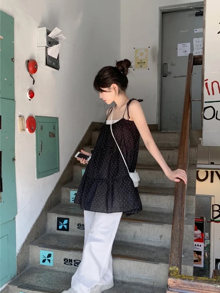 【25.3 完額外95折優惠預訂】韓國波點綁繩吊帶連身裙（3色）