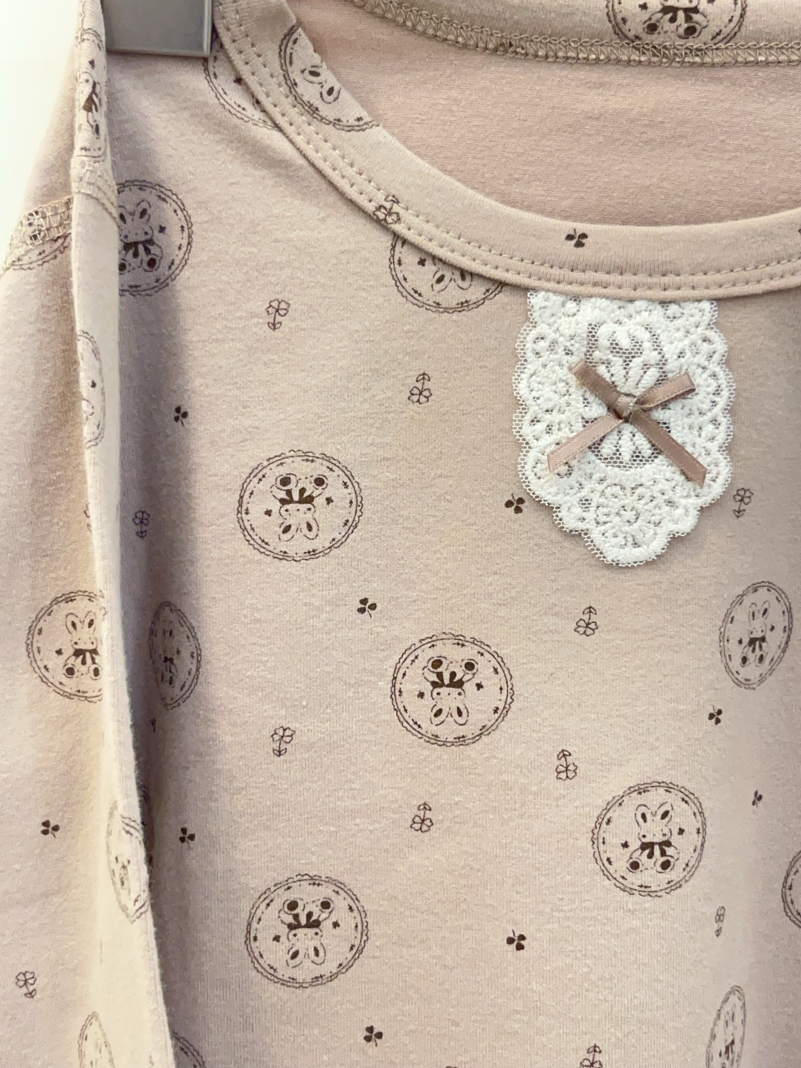 蝴蝶結兔子睡衣