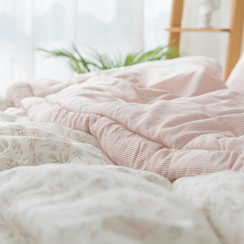 [韓國棉被] 天絲莫代爾・栗米棉填充｜簡約碎花 四季被 2色（關鍵字：GJ61）