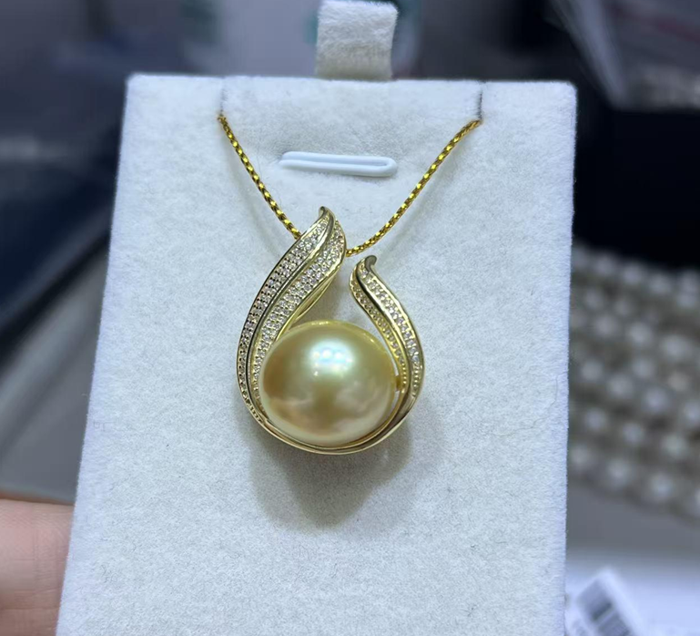 F69 "海水南洋金珠吊墜  (送銀鏈)" (63YS1800A2311) 14-15mm金色 S925银 $4388