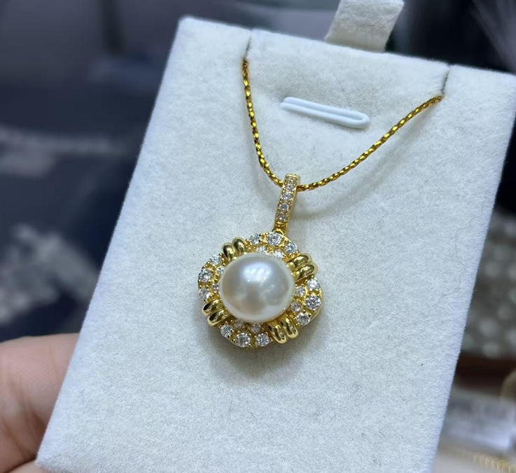 F75 "海水南洋金珠吊墜  (送銀鏈)" (63YS570A2310) 10-11mm 金色 S925银 $1388