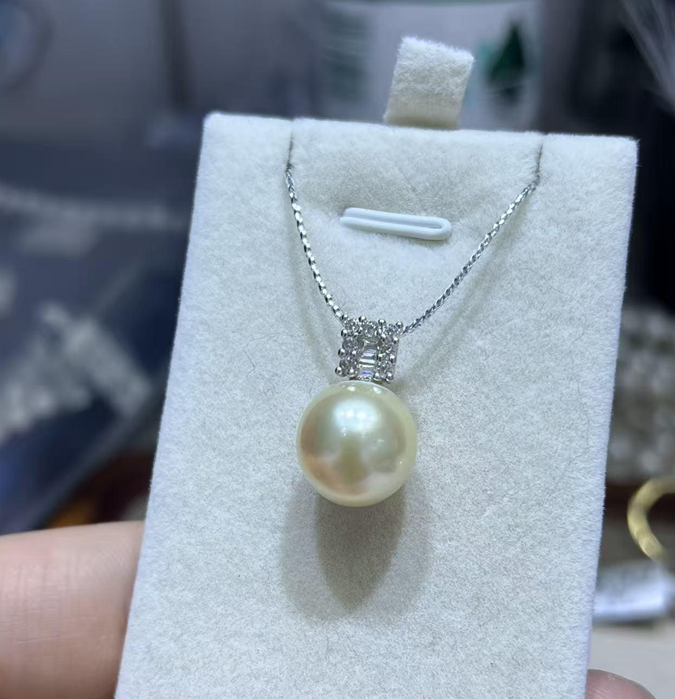 F77 "海水南洋金珠吊墜  (送銀鏈)" (63YS1838A2244) 13-14mm 金色S925银 $4388