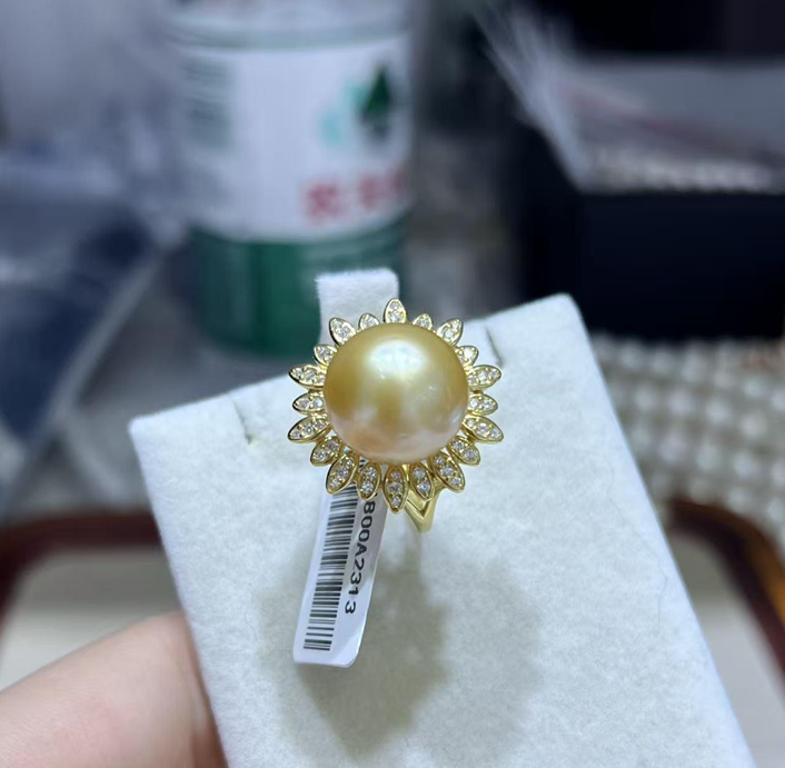 F78 "海水南洋金珠吊墜  (送銀鏈)" (63YS1800A2313) 13-14mm 金色  S925银 $4088