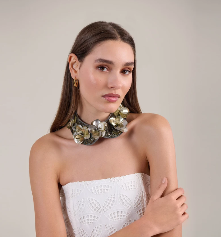 1AF0323-174 [ANNE FONTAINE] Moana Collar Oldgold #P25A024904 (EU)