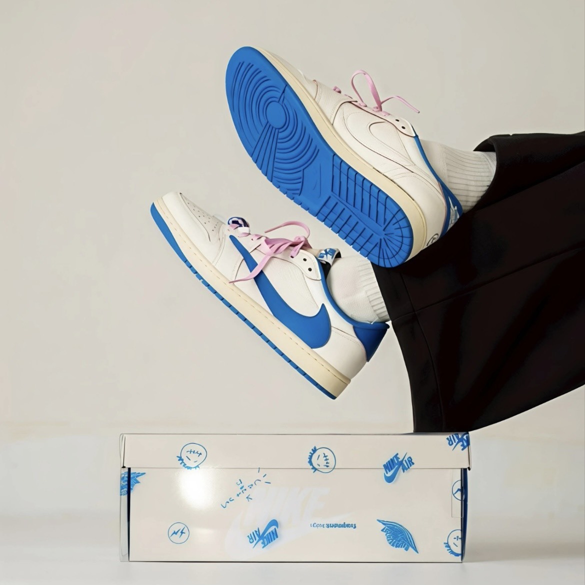 【代購】Travis Scott × Fragment Design × Jordan Air Jordan 1 Low OG SP  倒鉤三方聯名｜閃電配色｜低幫籃球鞋｜男女同款