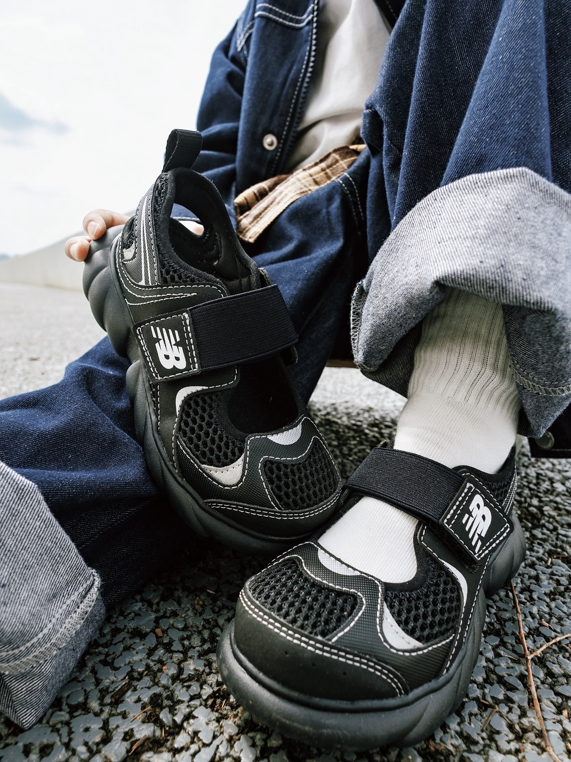 New Balance 230 Hook and Loop 包頭涼鞋大童鞋