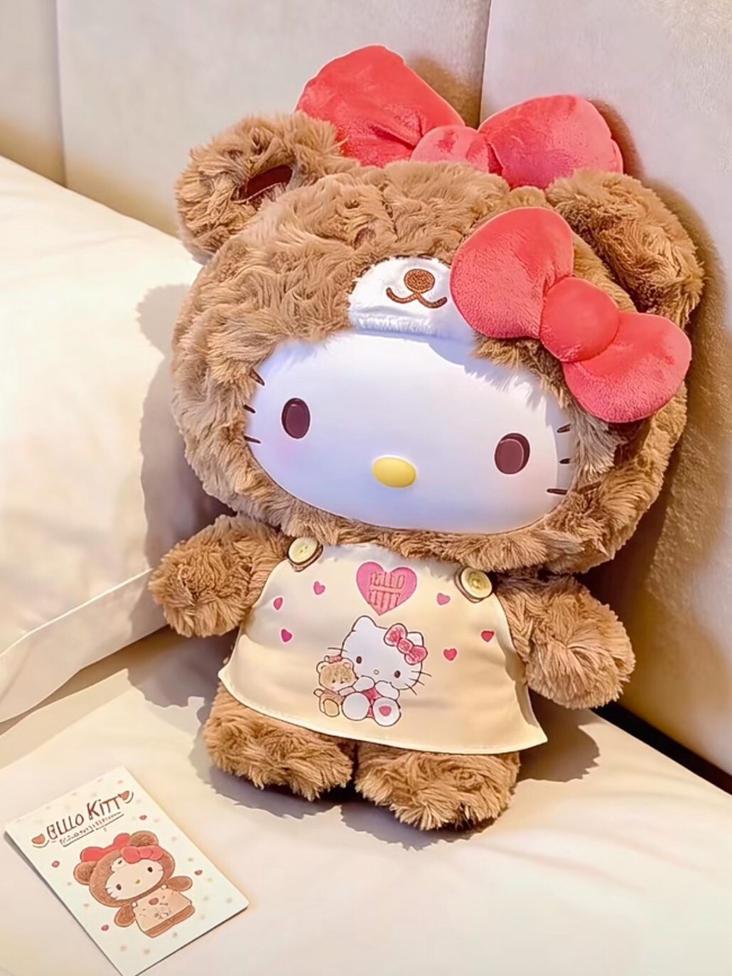 正版發售 Hello Kitty 睡衣抱抱大娃公仔