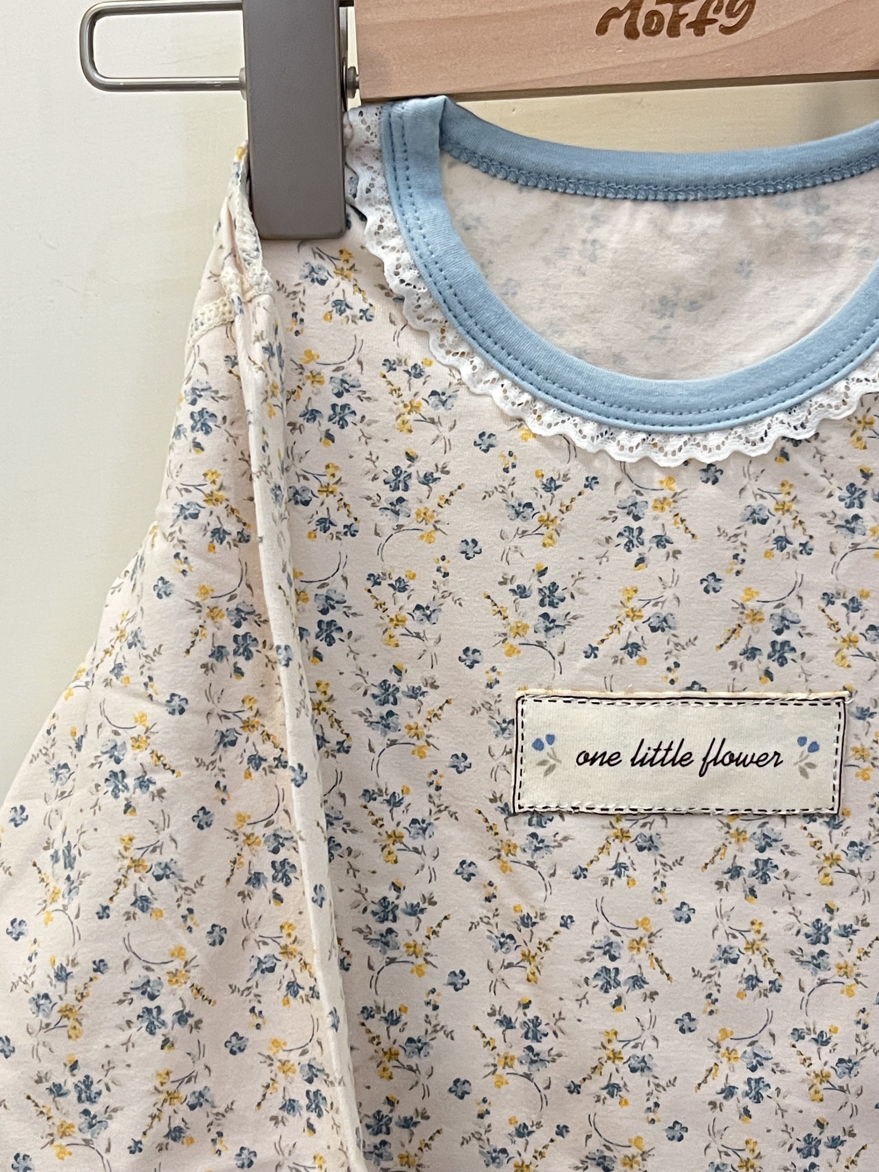 藍黃小碎花睡衣