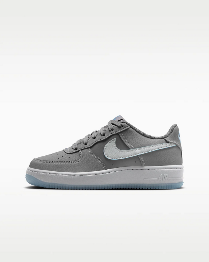 【預訂】 NIKE AIR FORCE 1 SE 灰藍果凍底-GS