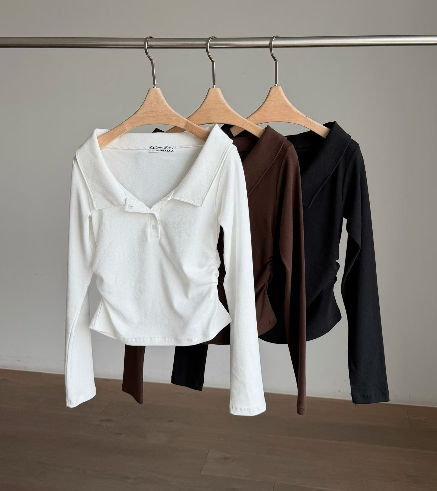 RD2621 V-neck collar Top