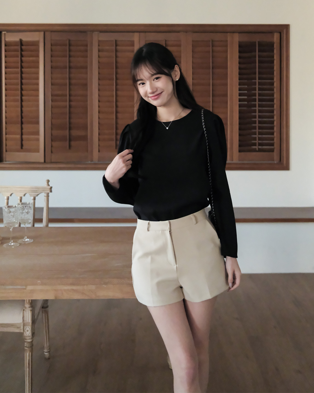 極簡腿長隱藏釦西裝短褲 ( 2 colors )