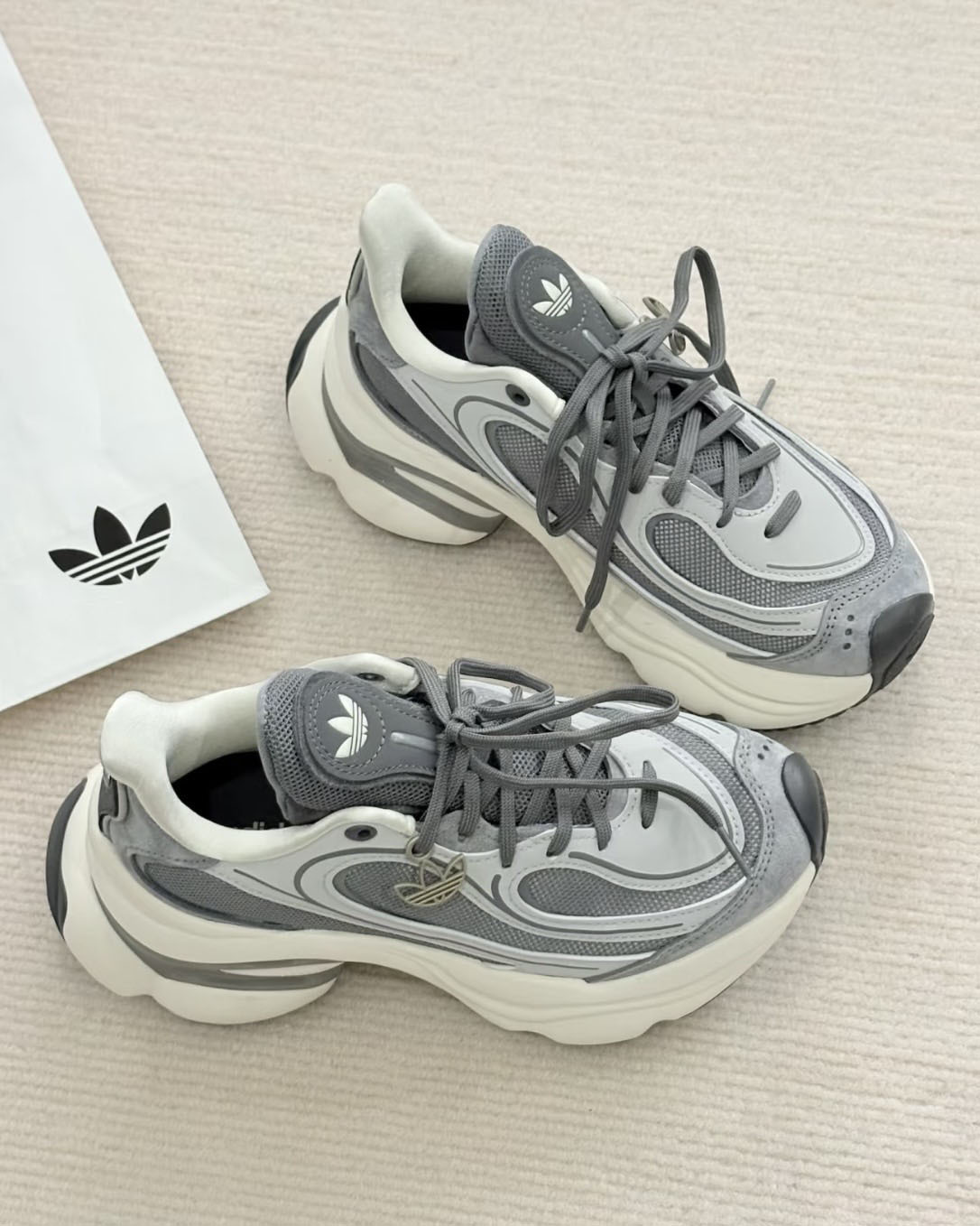 ADIDAS OZVENUZ 大象灰 深灰 奶油白 奶油底 蝴蝶鞋 增高 厚底 宋雨琦同款 女鞋 KJ3974 / 預購