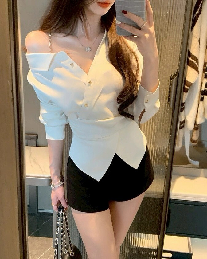 不對稱設計肩帶鏈條收腰襯衫上衣