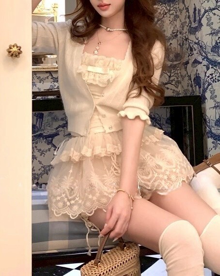 設計師家家蛋糕層疊蕾絲細肩帶背心