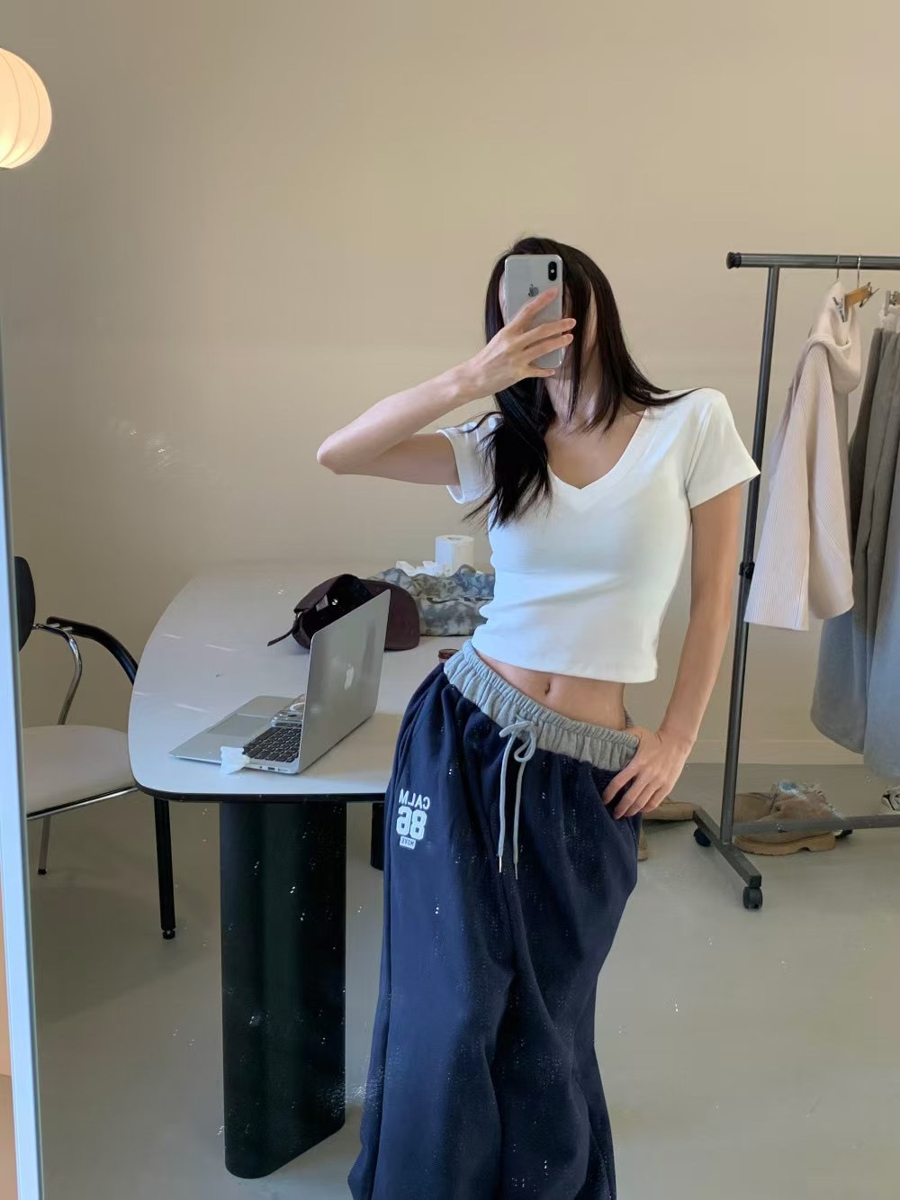 短版短袖V合身T