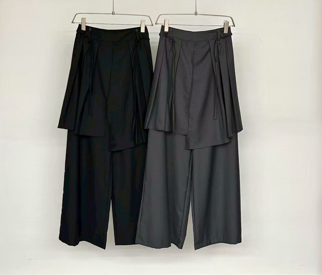 060224 小眾設計款! 多層次落地感寬褲 - 2 colors