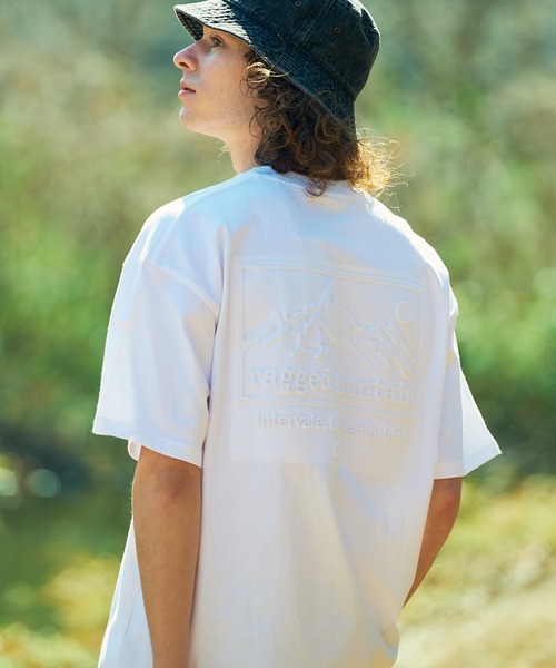 日本 Ragged Mountain Embossed Logo T-Shirt