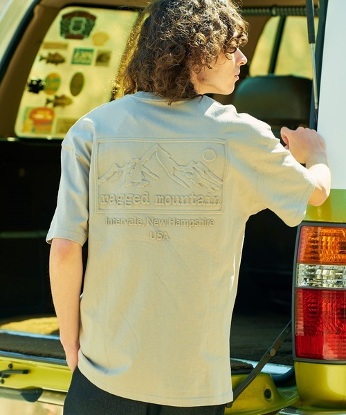 日本 Ragged Mountain Embossed Logo T-Shirt